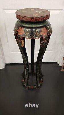 Early 20th Century Chinese Lacquered Wood Pedestal