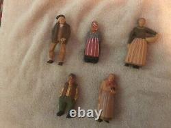 5 figurines en bois sculpté Huggler Wyss