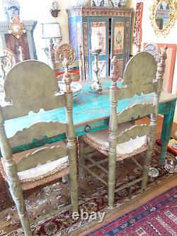 8 chaises coloniales espagnoles sculptées et dorées du début du XIXe siècle provenant d'Espagne