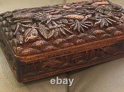 Boîte à cigares indienne sculptée à la main du début du XXe siècle 20cm x 12.5cm x 5cm