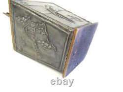 Boîte en étain Art Déco rare avec un perroquet artistique antique français original de 1930