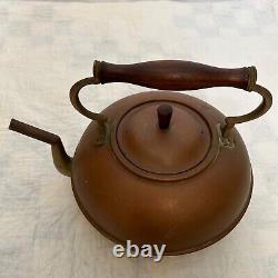 Bouilloire à thé en cuivre et laiton italienne du début du XIXe siècle avec poignée en bois