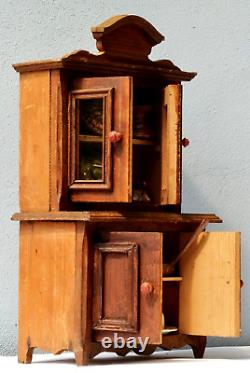 Buffet en pin de 1900 pour maison de poupée miniature fabriqué au début du 20e siècle