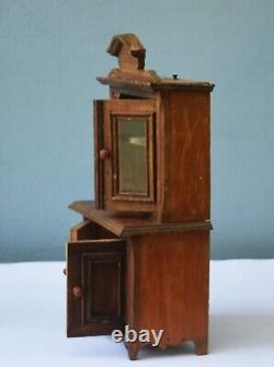 Buffet en pin de 1900 pour maison de poupée miniature fabriqué au début du 20e siècle