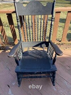 Chaise à bascule en bois des 19e et 20e siècles