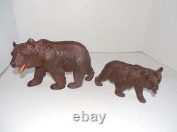 Paire d'ours sculptés suisses du début du 20ème siècle, signés 9,5 et 7.