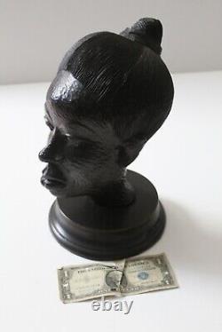 Sculpture de tête africaine du début du milieu du siècle moderne provenant d'une propriété importante