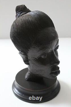 Sculpture de tête africaine du début du milieu du siècle moderne provenant d'une propriété importante
